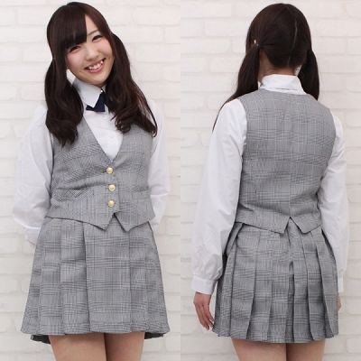 有名女子高等学校の学生服(中間服) M